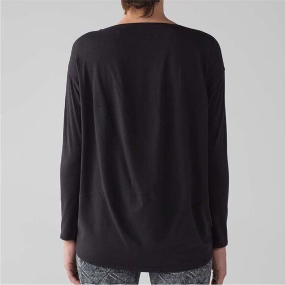 Lululemon black back in action long sleeve shirt top 2 - Picture 3 of 8